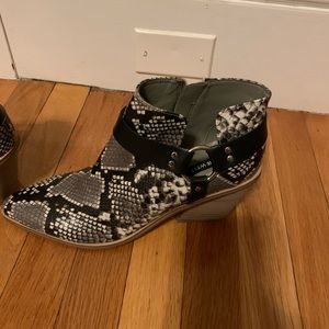 Snake skin style Nine West booties